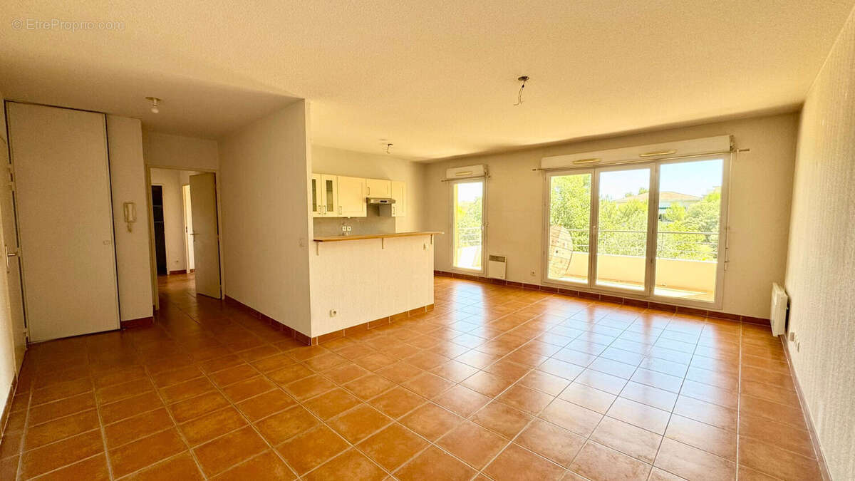 AIX LA DURANNE - Appartement 3 pièces70 m² - photo 2