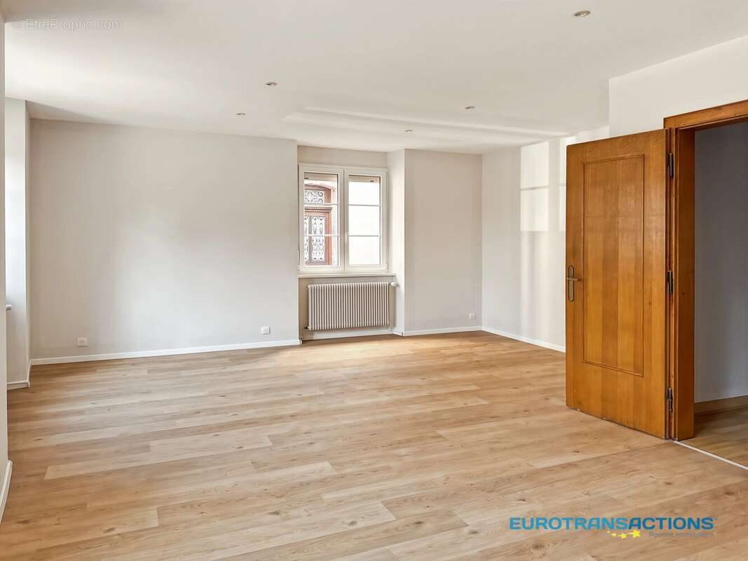 HAGUENAU CENTRE-VILLE – Appartement de caractère de 107,29 m² dans un immeuble du XVIIᵉ siècle - photo 3