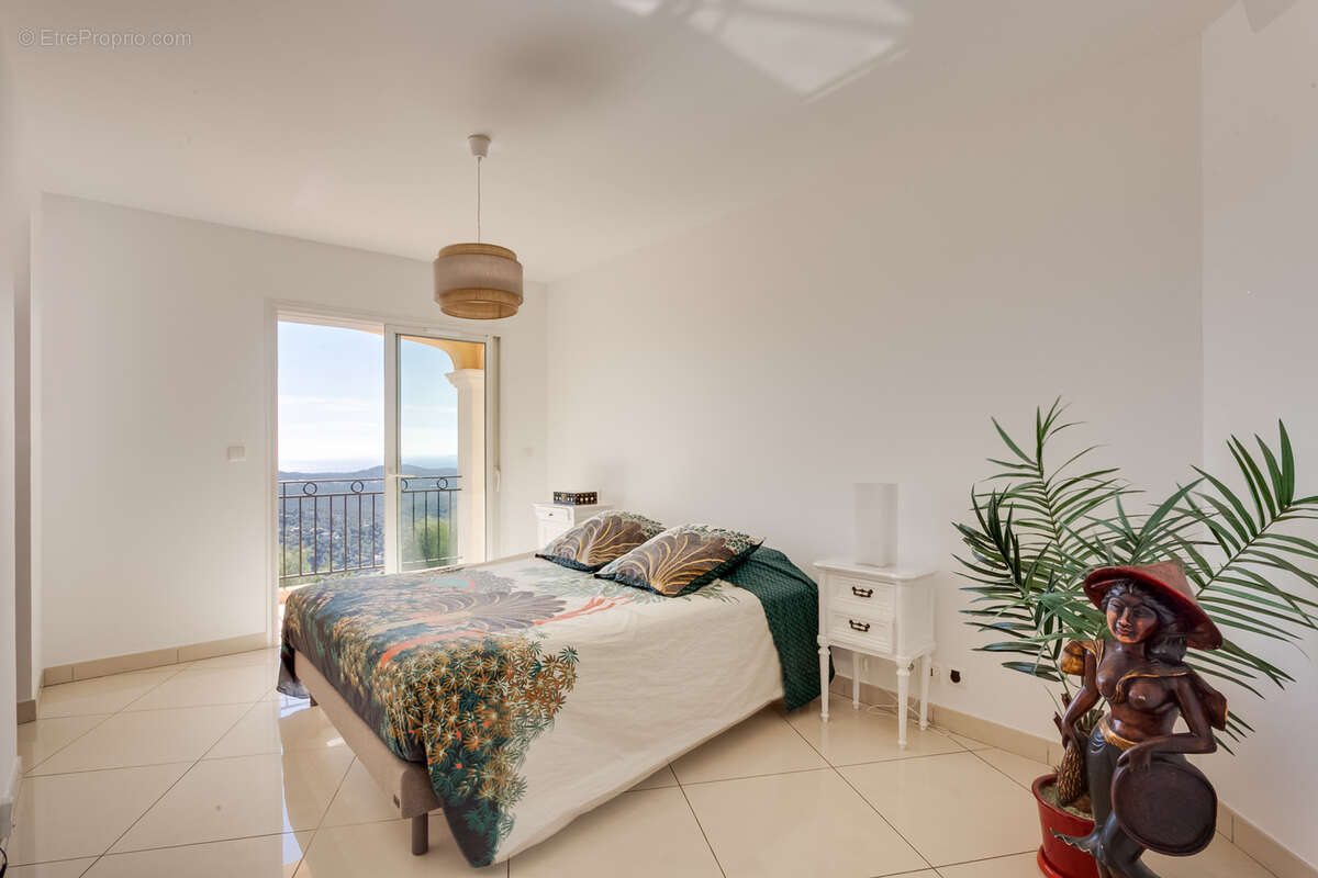 Maison à LA LONDE-LES-MAURES