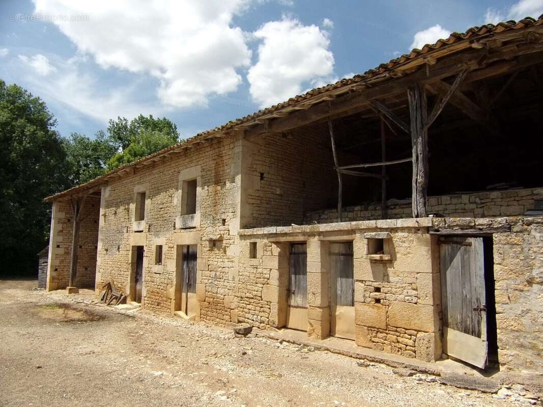 Maison à PERIGNE