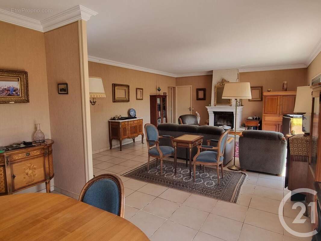 Maison à POUILLY-SUR-LOIRE