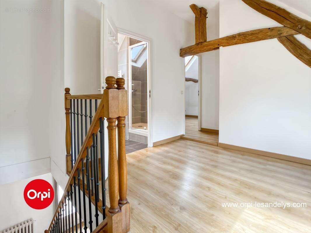 Maison et local commercial À Vendre - photo 8