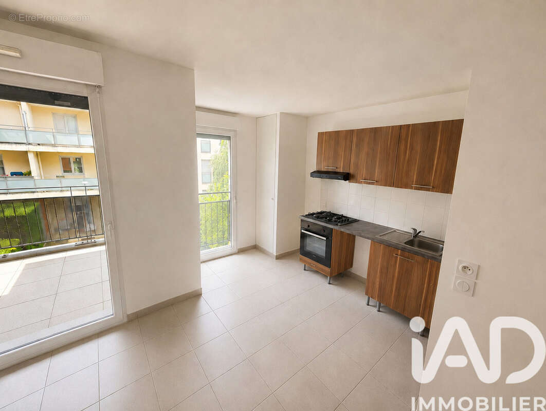 Photo 3 - Appartement à OULLINS