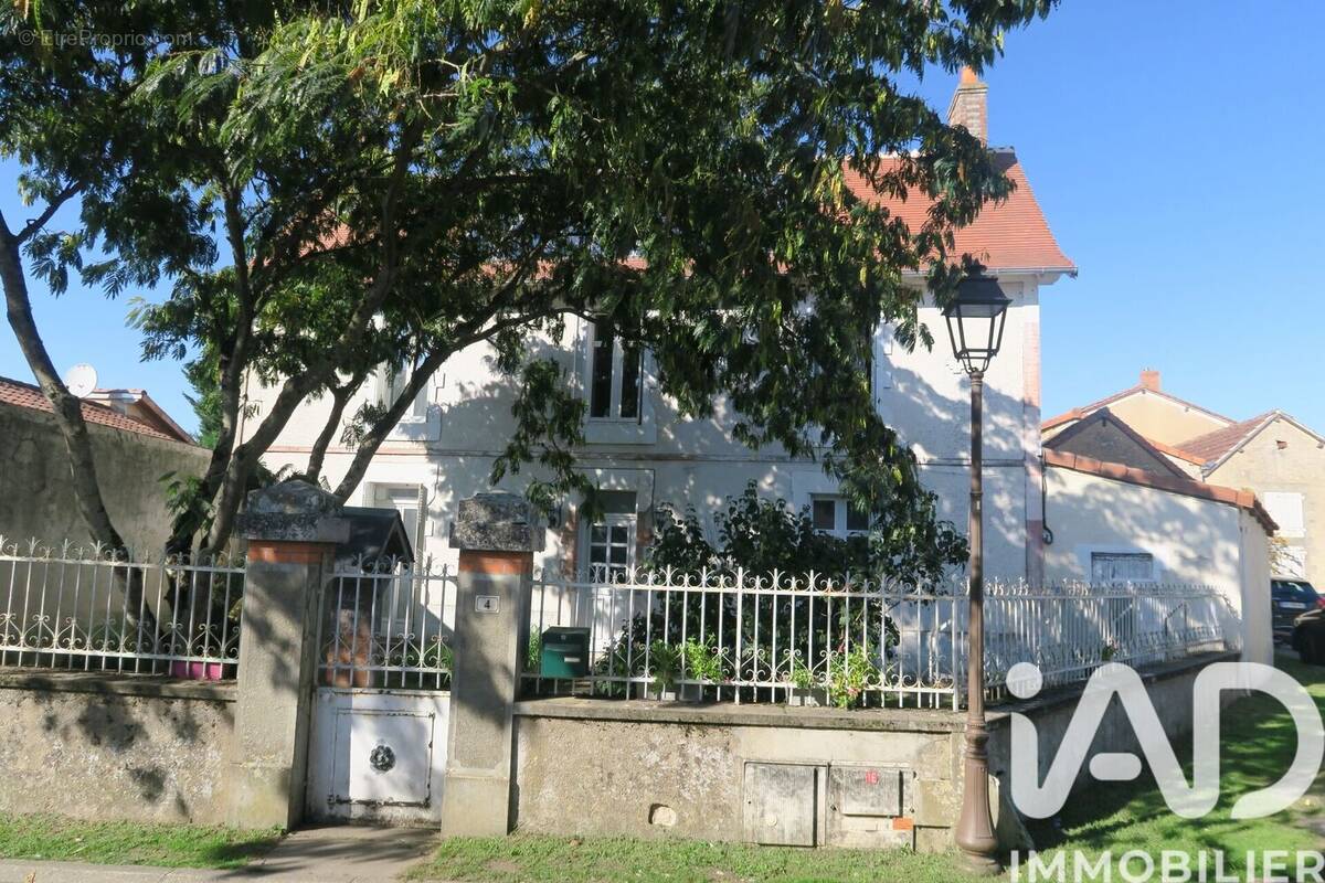 Photo 1 - Maison à JOUHET