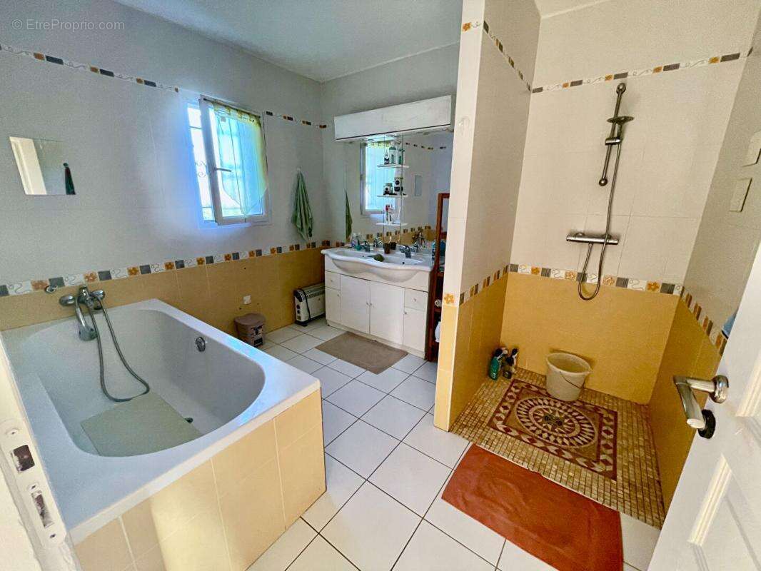 Maison à SAINT-CHRISTOL-LES-ALES