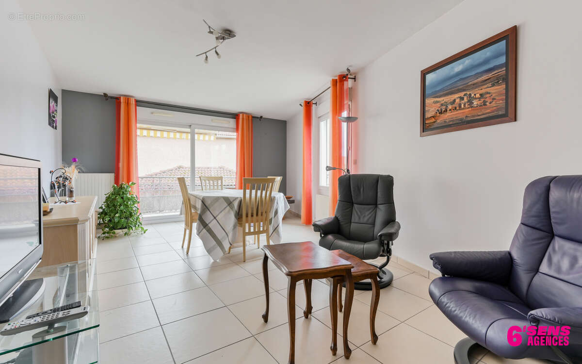 Appartement à GREZIEU-LA-VARENNE
