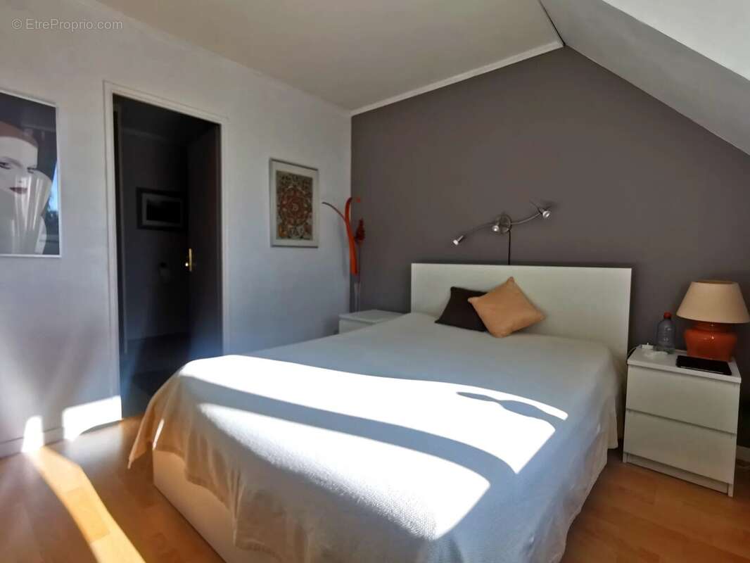 Maison à SAINT-REMY-L&#039;HONORE