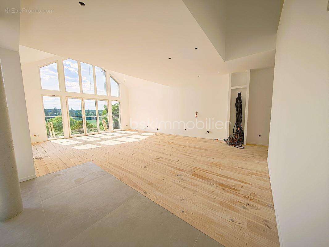 Maison exceptionnelle vue panoramique, d’une superficie de 144 m², sur sous-sol de 56 m² édifié sur terrain de 410 m² arboré et  - photo 9