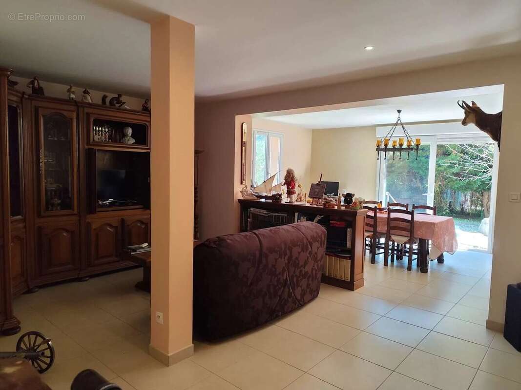 Maison à TOUET-SUR-VAR