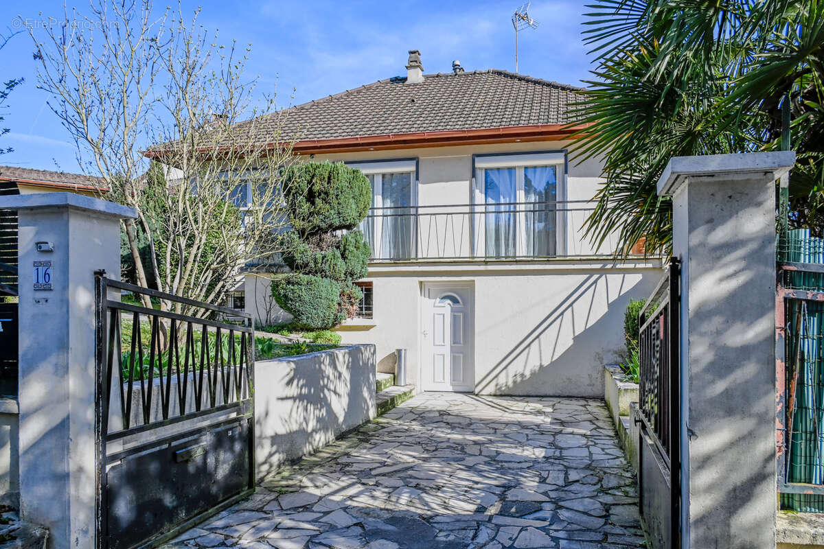 Osny   Parc de Grouchy   Maison familiale avec jardin, terrasse et beaux volumes - photo 13