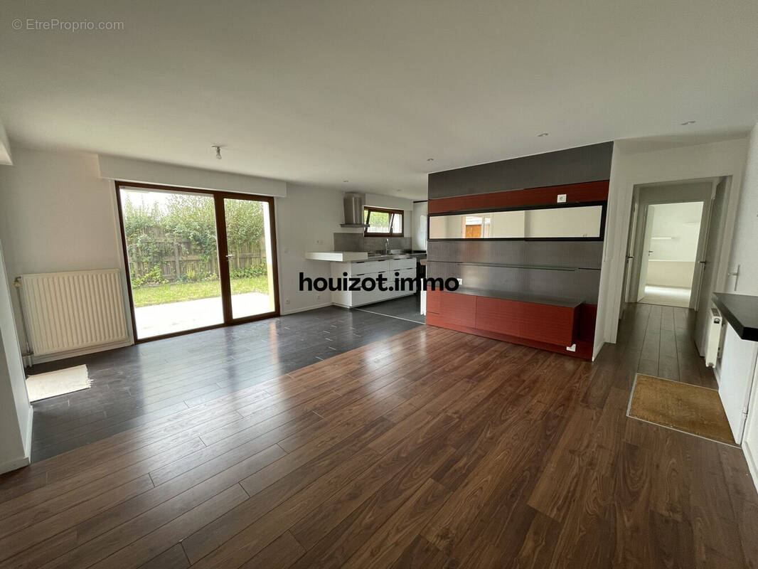 Appartement à LA CHAPELLE-DES-FOUGERETZ
