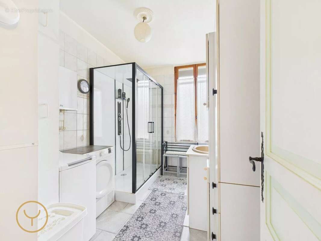 Maison à CHARNY-LE-BACHOT