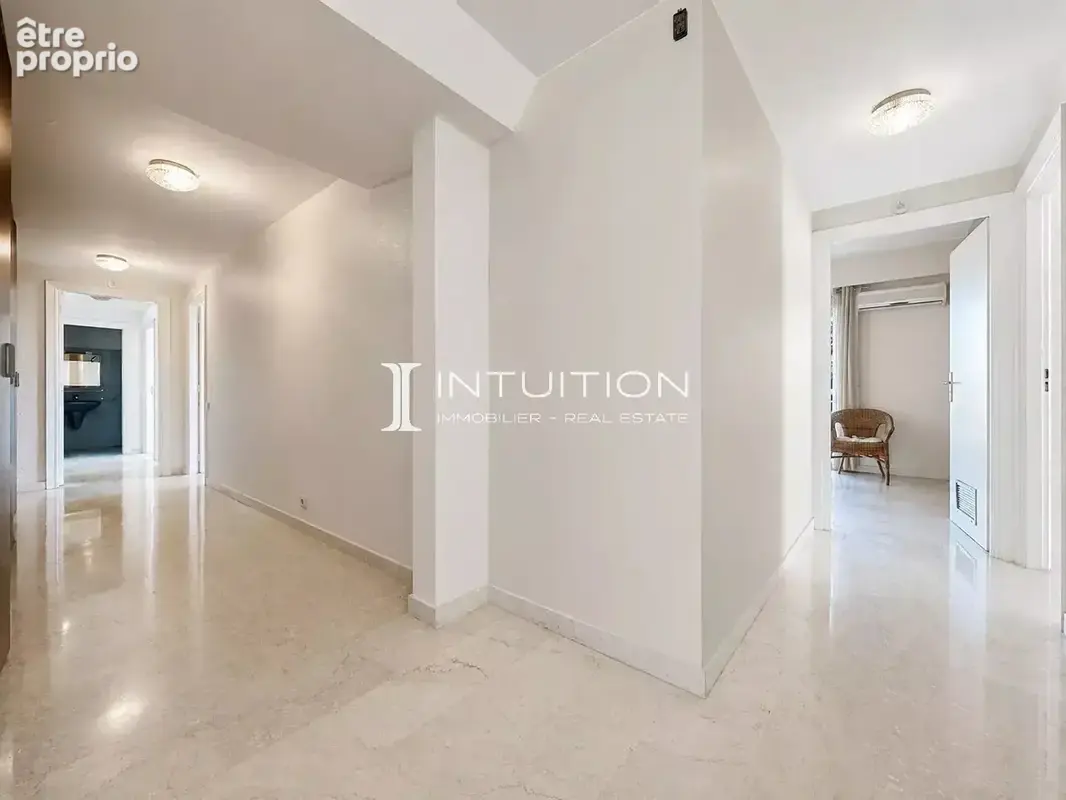 Cannes - Basse Californie : Vaste appartement toit terrasse avec garage - photo 16