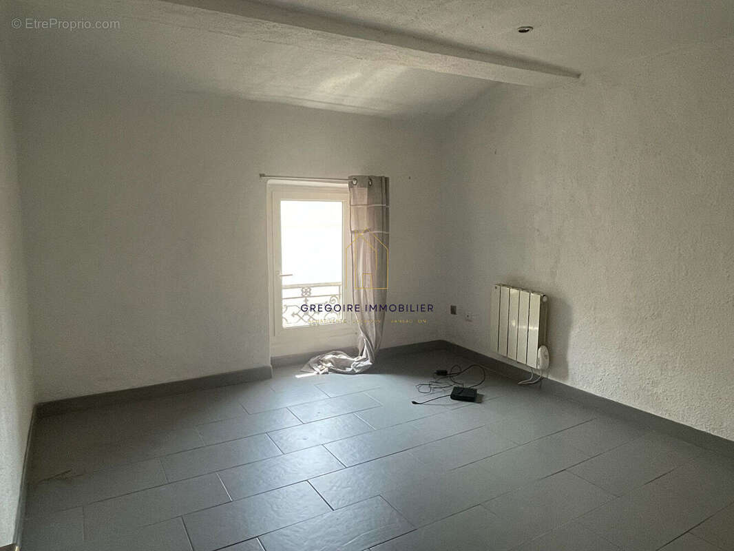 Appartement à LA TOUR-D'AIGUES