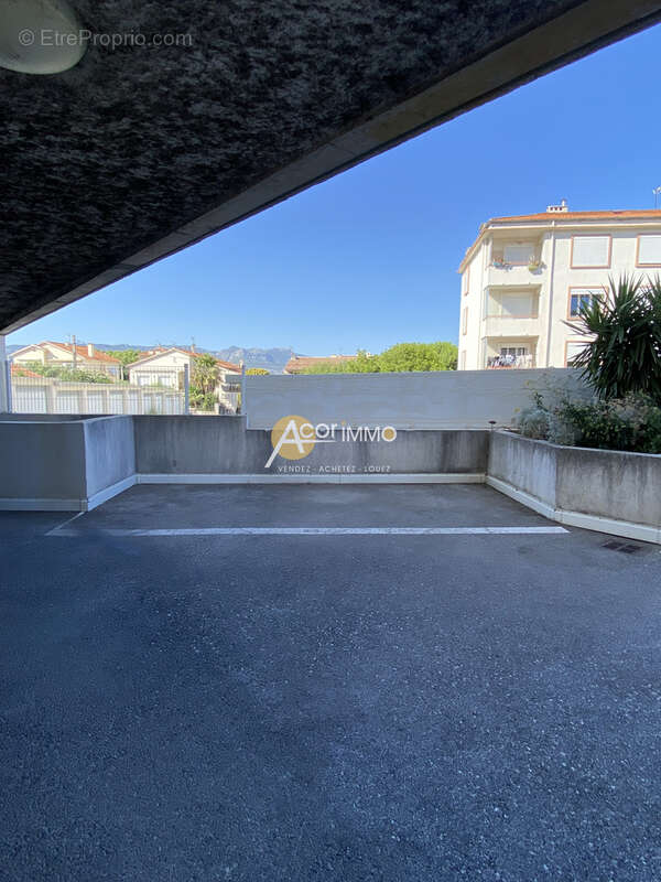 Parking à LA SEYNE-SUR-MER