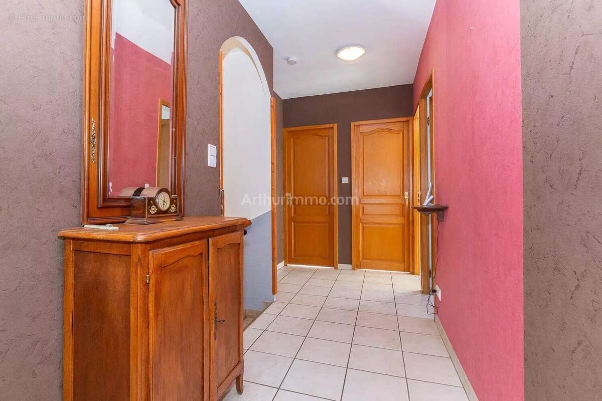 Maison à SAINT-SORLIN-DE-MORESTEL