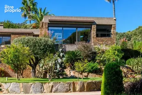 Maison 1 pièce 217 m² à vendre à Bormes-Les-Mimosas (83230) - photo 2