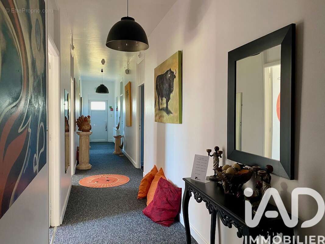 Maison 412 m² à Bousses  - photo 7
