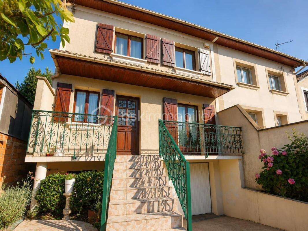 Maison familiale 4 chambres avec jardin de 72 m², 188 m² de terrain - Terrasses et garage – Livry-Gargan - photo 2