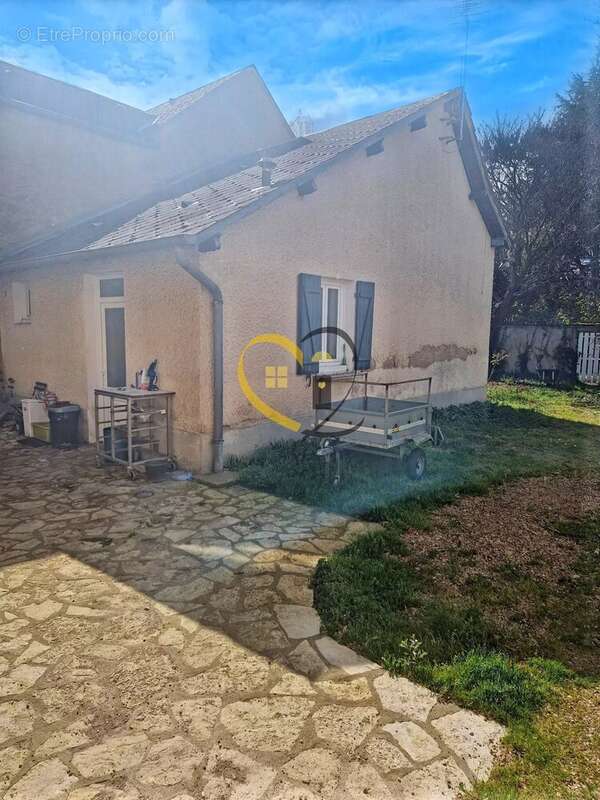 Maison à MEHUN-SUR-YEVRE