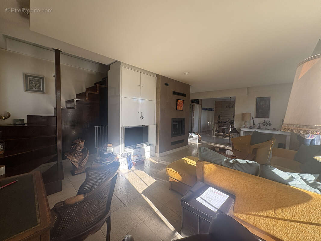 Maison à SAINT-JULIEN-LES-VILLAS