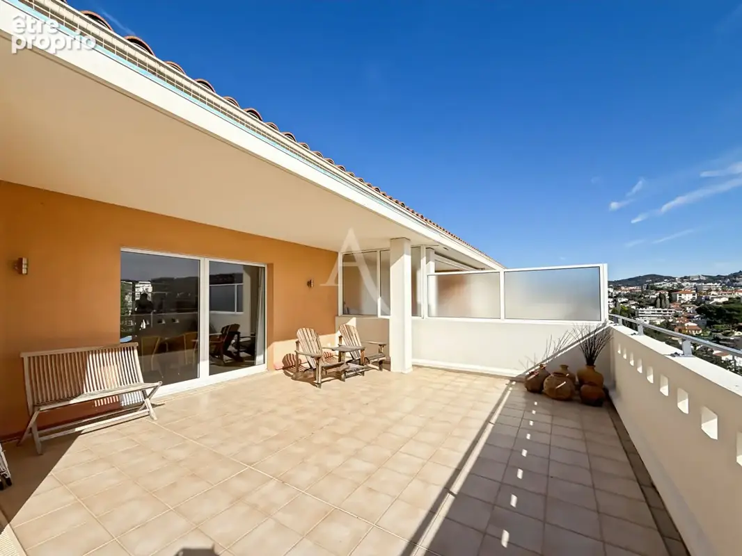 Cannes  VILLA SUR LE TOIT 5 pièces 125m2 +150 m² terrasses - photo 3