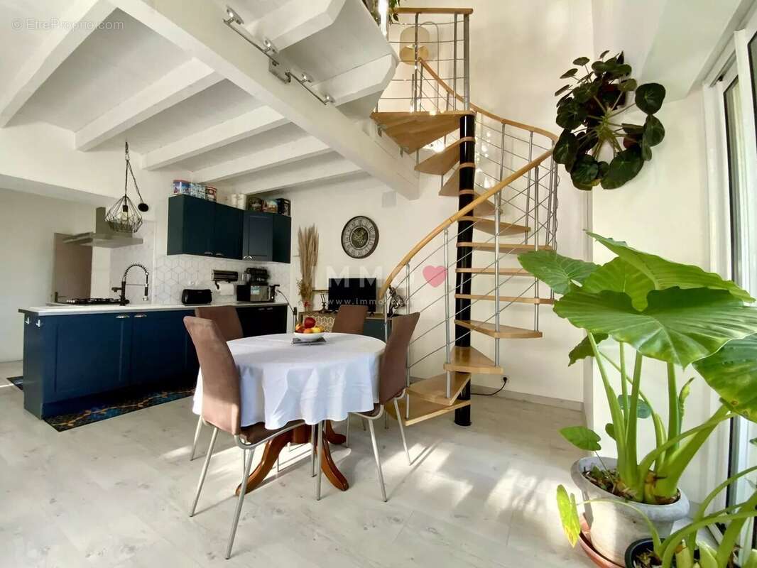 Maison à JUILLAC-LE-COQ