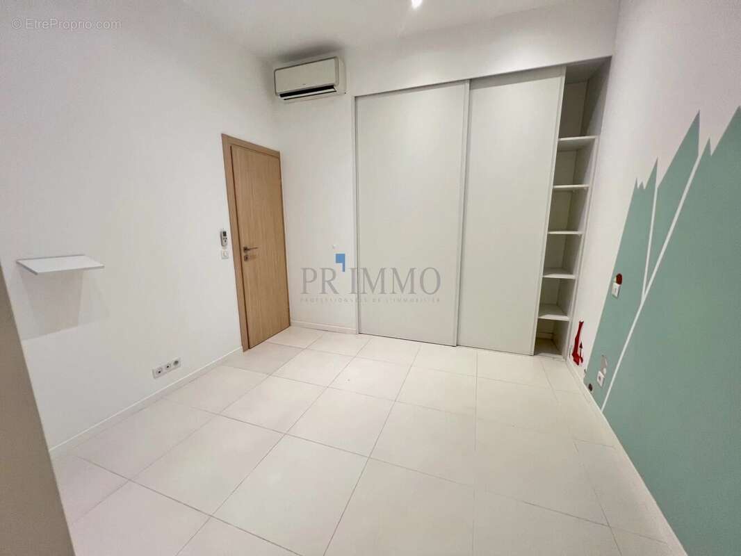 Spacieux appartement T3 de 78 m2, de standing à vendre dans - photo 7