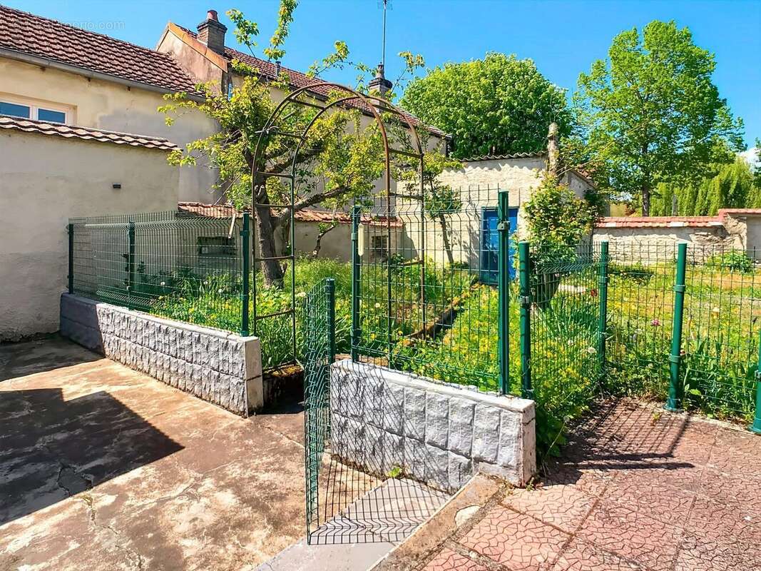 Maison 163 m² à Is-Sur-Tille  - photo 7