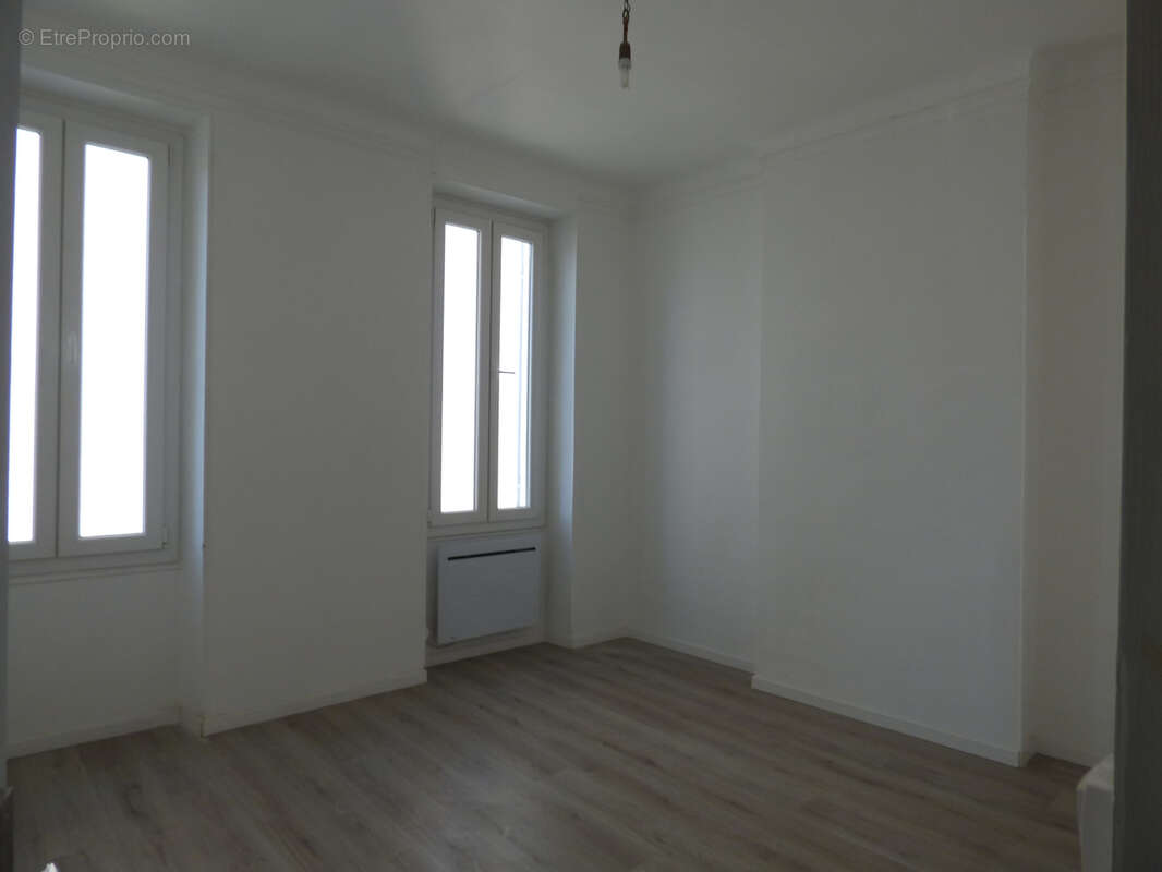 Appartement à MARSEILLE-4E