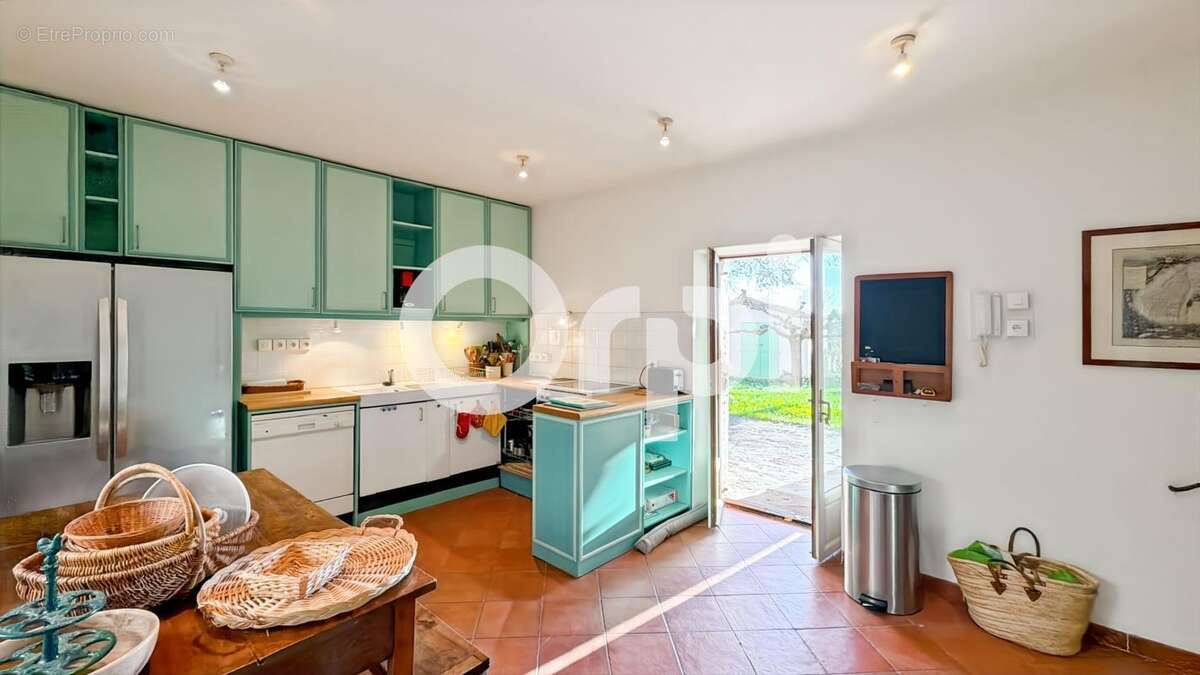 Maison de village avec piscine et 8 chambres - photo 9
