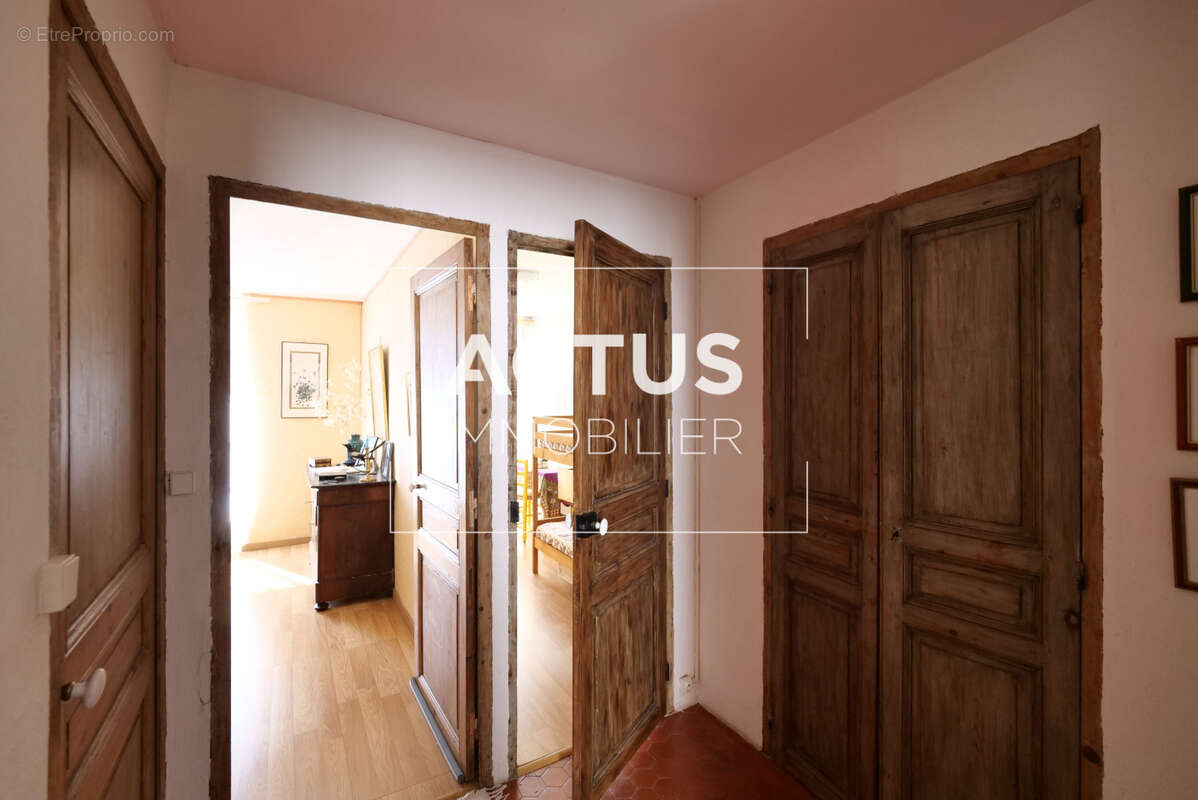 Maison 101 m² à Salon-De-Provence  - photo 8