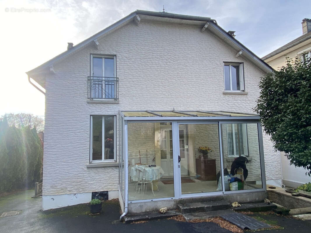 Maison à ARNAC-POMPADOUR