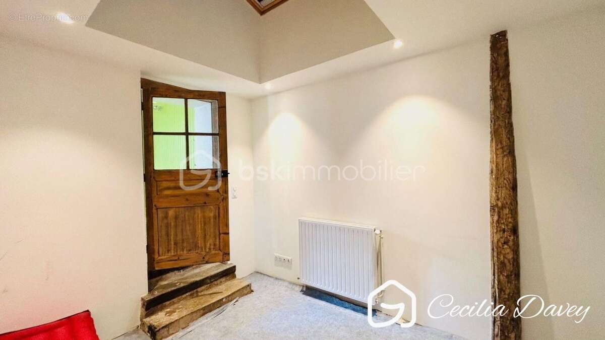 *** Nouveauté : Pour les amoureux de l'ancien : Fermette du XVIIIème siècle de plain-pied, pleine de charme avec fort potentiel  - photo 4