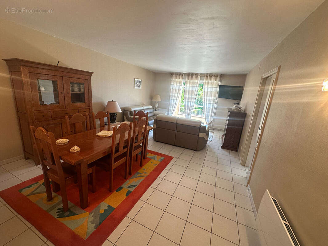 Appartement à COSNES-ET-ROMAIN