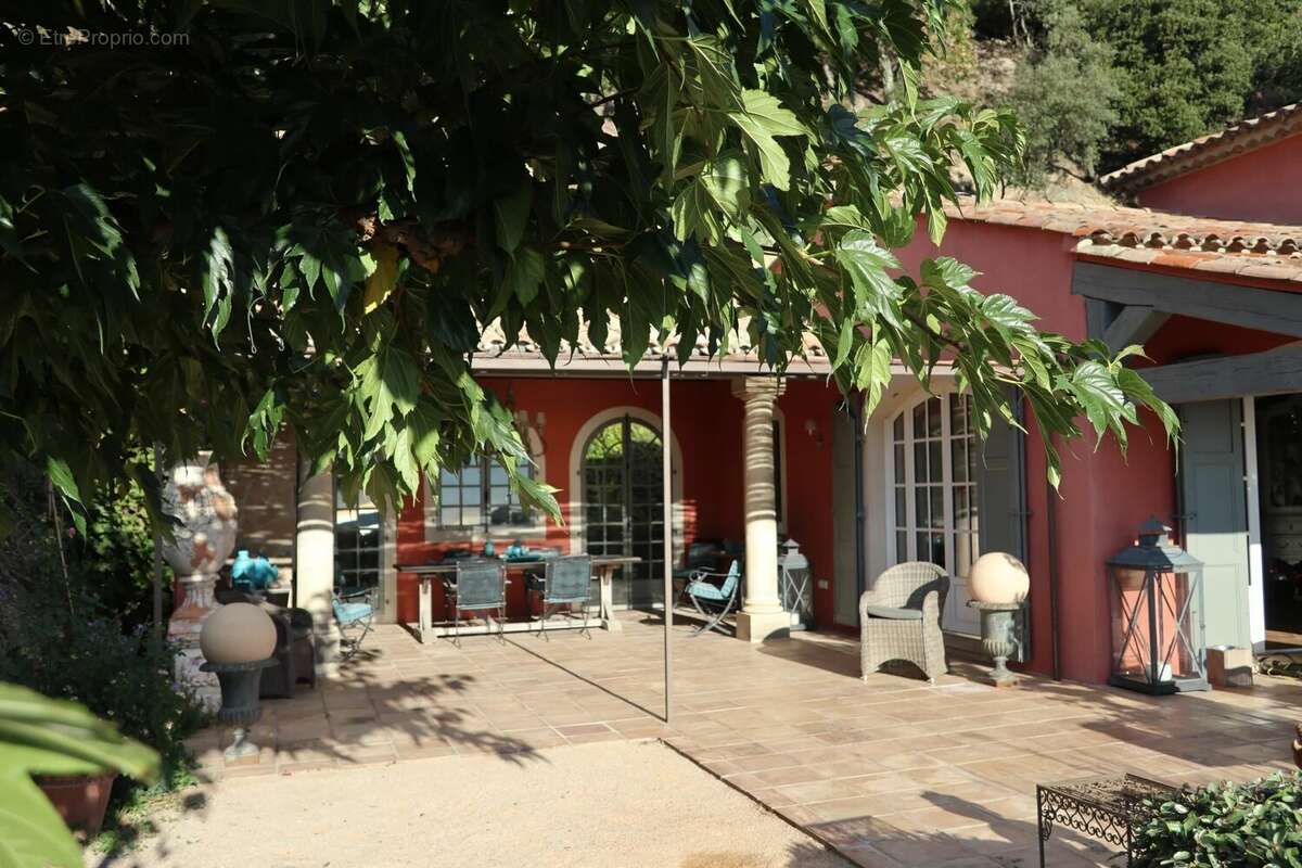 Maison à LA GARDE-FREINET