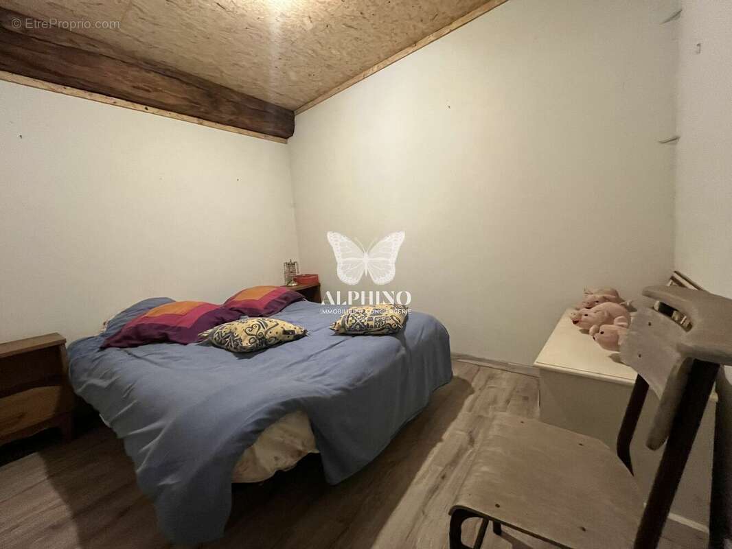 Maison à CHAMPAGNAC-LA-RIVIERE