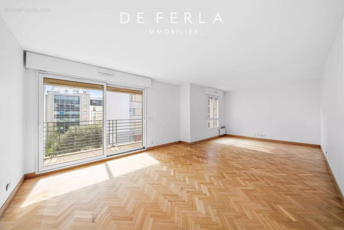 Appartement à PARIS-15E