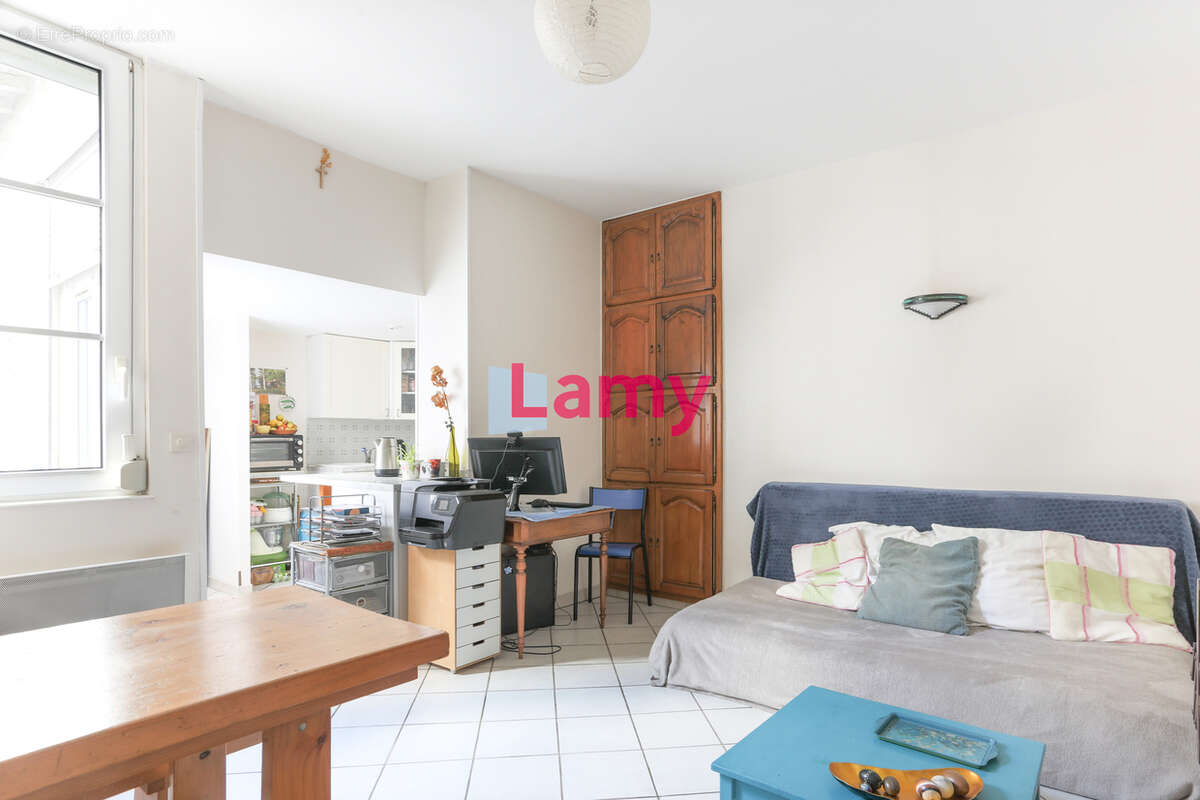 Appartement à PARIS-19E