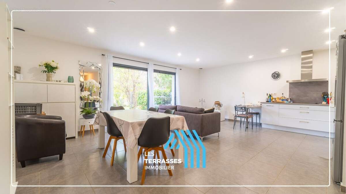 Maison à MONTELIMAR