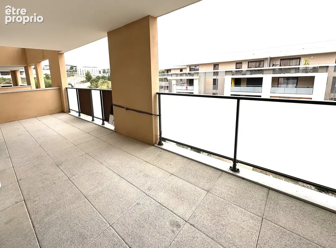 Aix en Provence. La Duranne haute. Appartement de type 2 de 42 m2 avec ascenseur, terrasse et parking privatif - photo 3