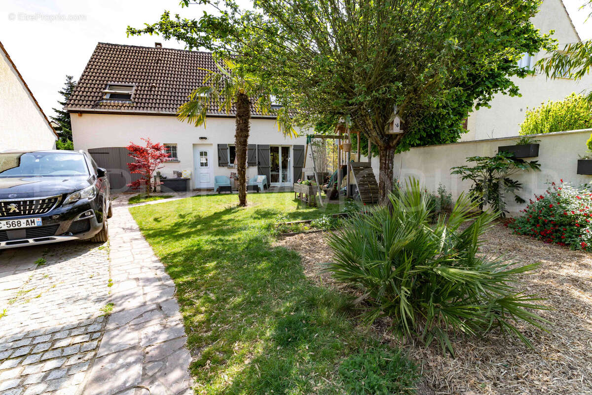 Maison à MONTIGNY-LES-CORMEILLES