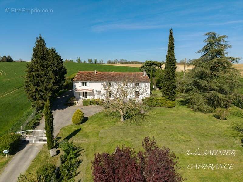 Dpt Tarn (81), à vendre Puylaurens maison P7 de 320 m² - Terrain de 3000 m² - photo 33