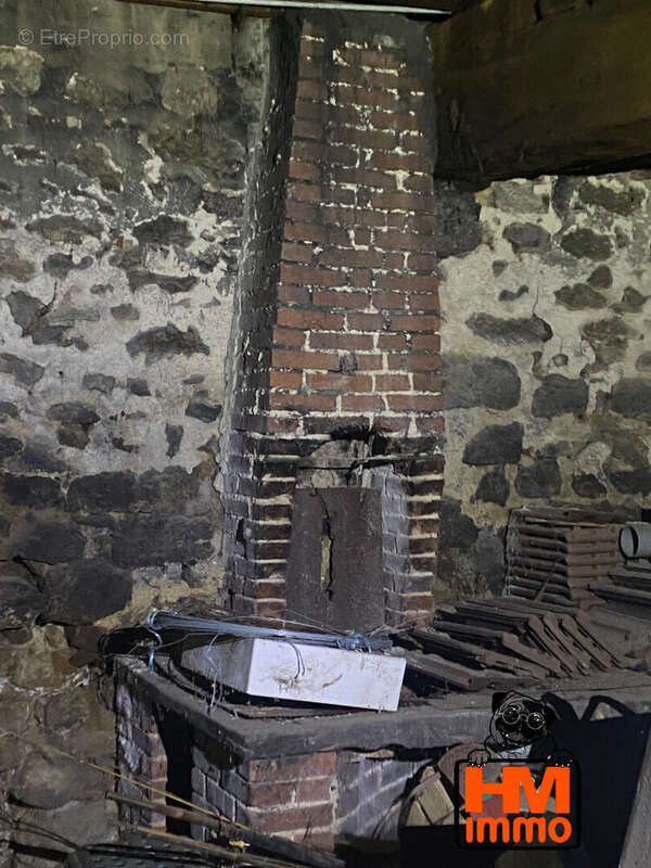 Maison à SAUVIAT-SUR-VIGE