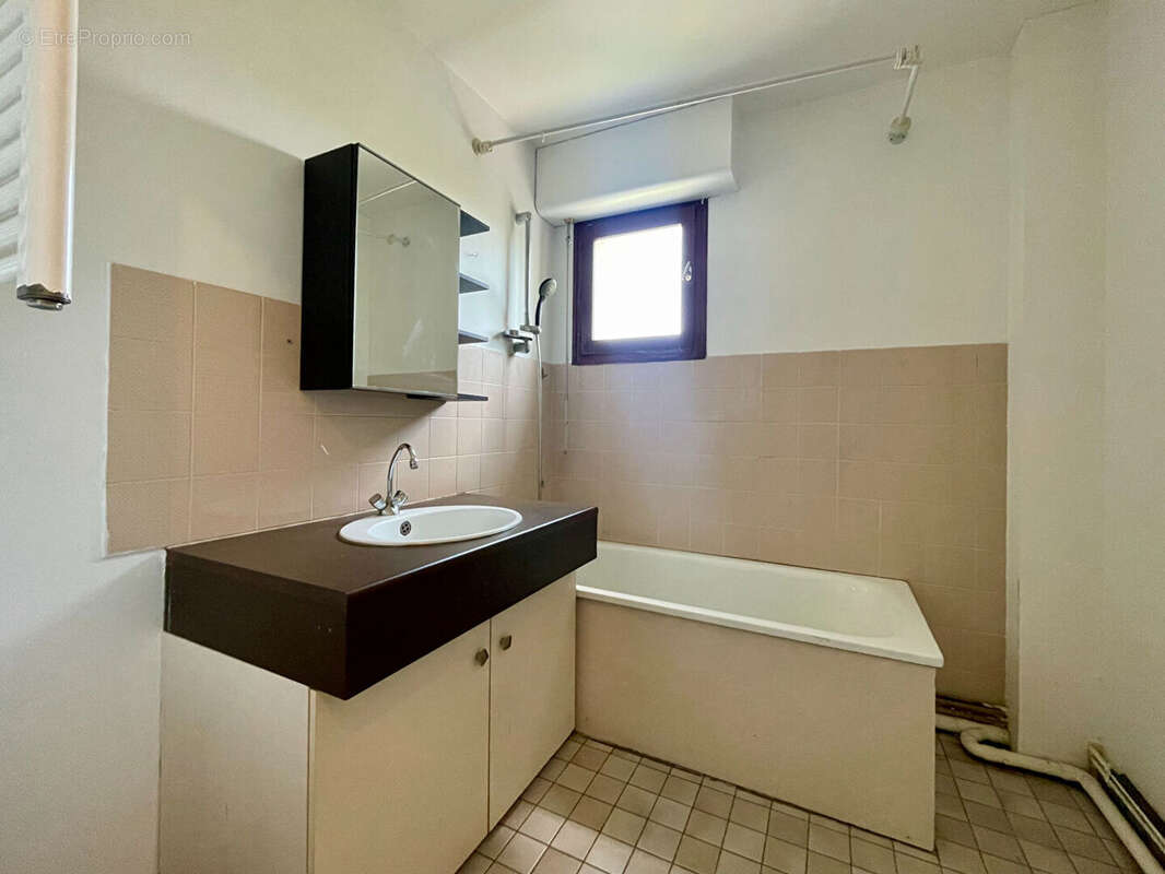 Besançon viotte - st claude : appartement t4 avec balcon, cave et garage. - photo 5
