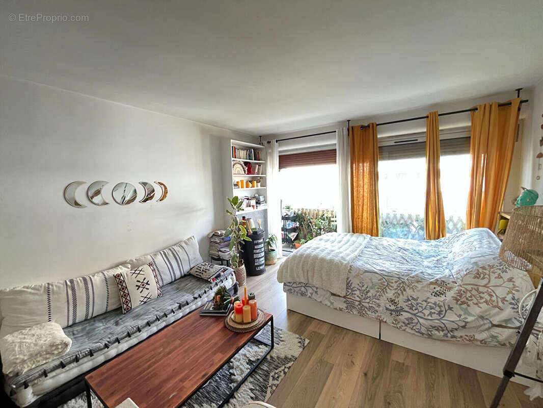 Appartement Saint-Cloud / Studio 28,34 m2 / Les Milons (Tram T2) - Vendu loué - Exclusivité - photo 13