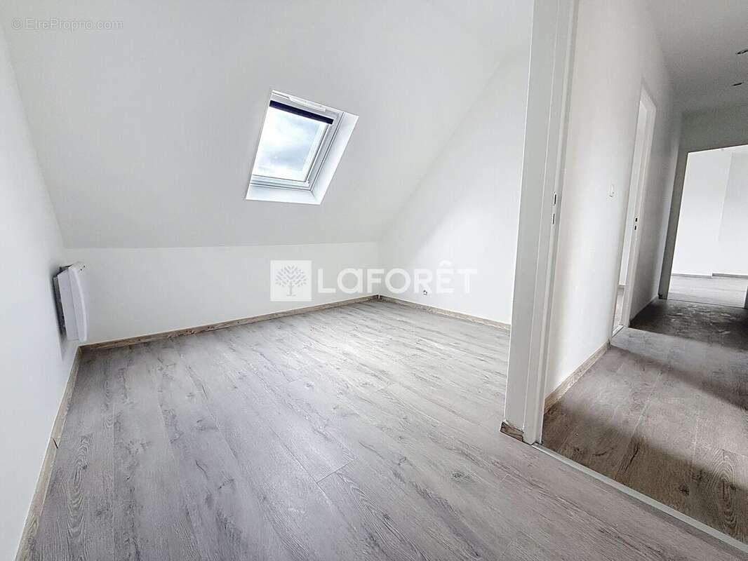 Maison à COURCELLES-SUR-SEINE