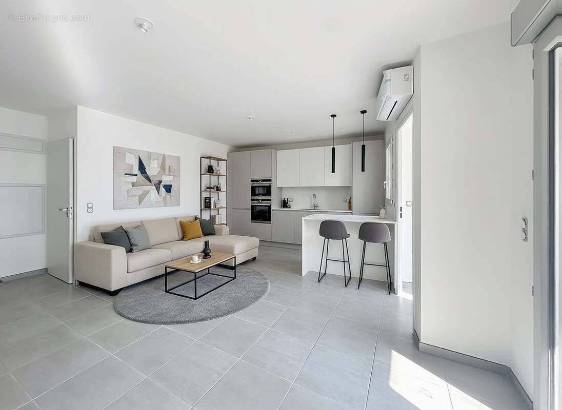 Appartement à FLASSANS-SUR-ISSOLE