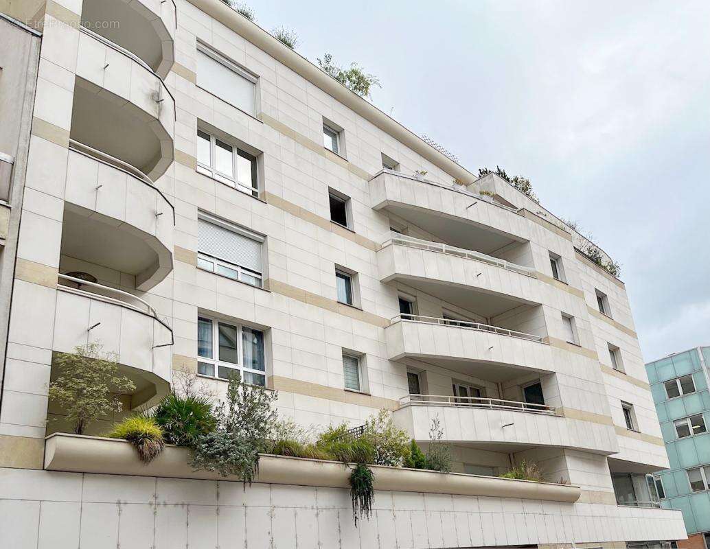 Appartement à LEVALLOIS-PERRET