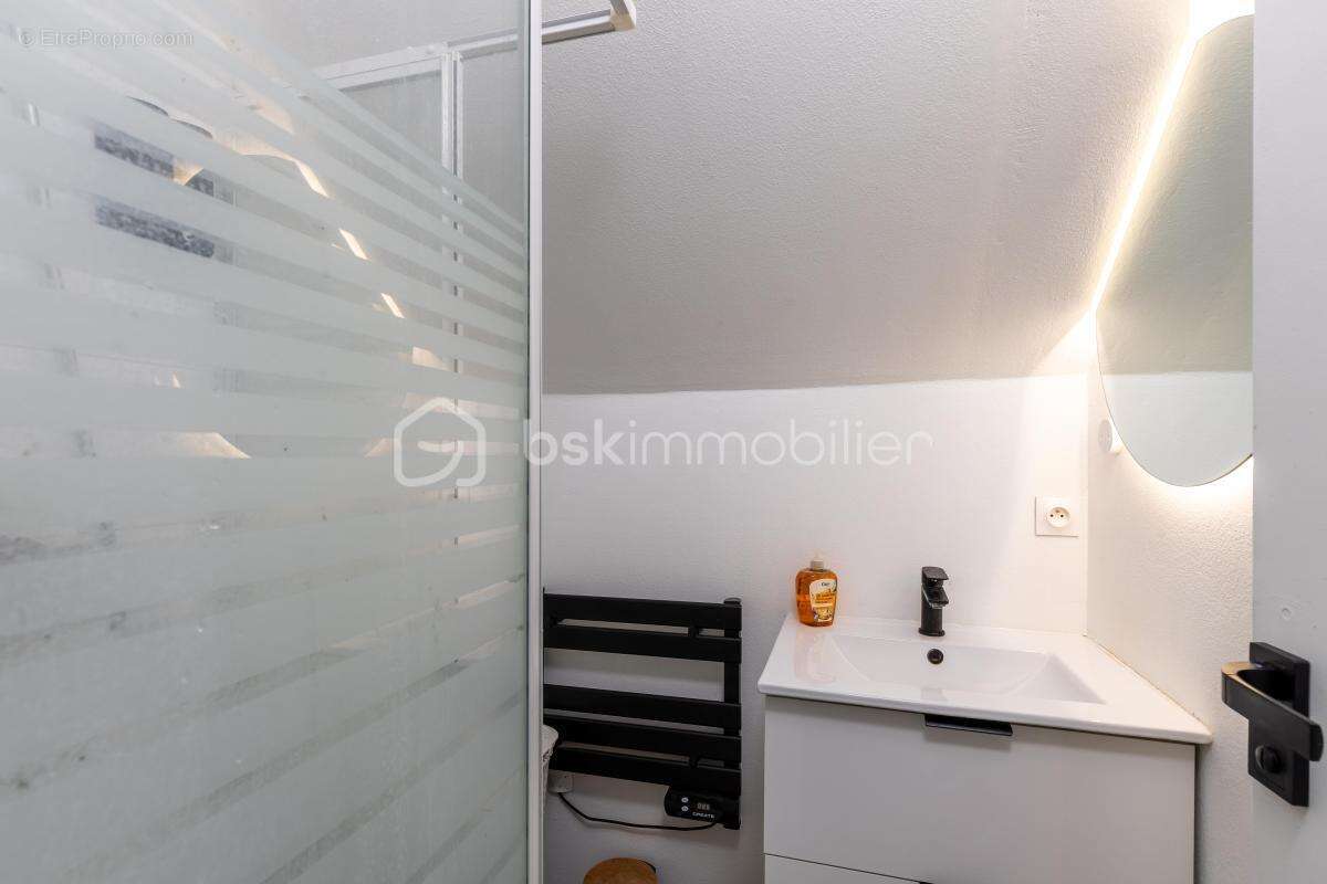 Appartement à PEROY-LES-GOMBRIES